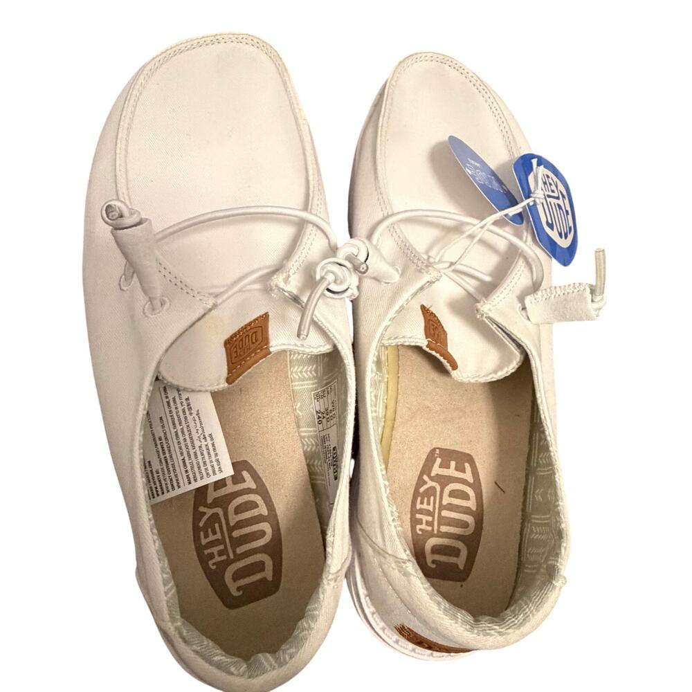 NWT Hey Dude white Wendy canvas slip on shoes sz 8D wide comfortable lightweight